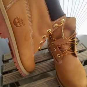 Timberland ( Size 7 ) Wheat Nubuck Boots